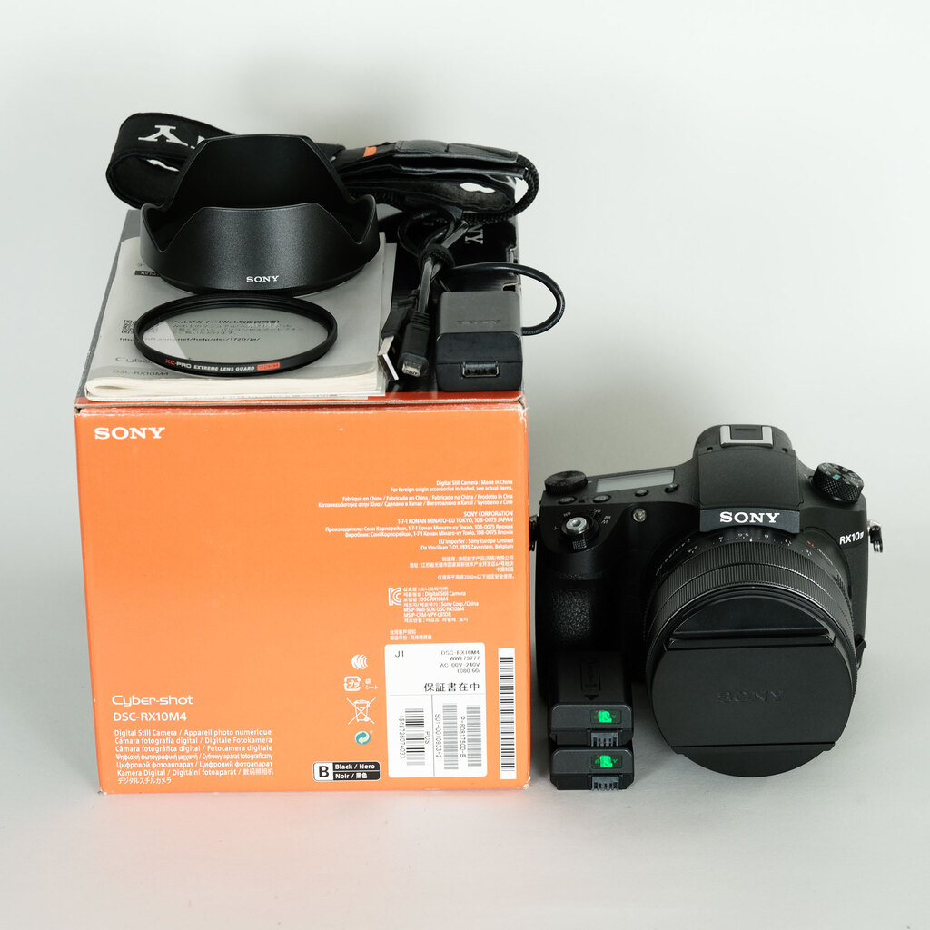 SONY Cyber-shot DSC-RX10M4