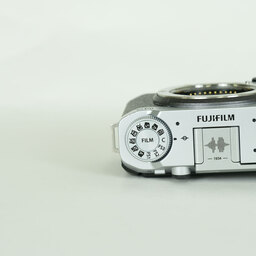 FUJIFILM X-M5