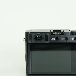 FUJIFILM X-E4