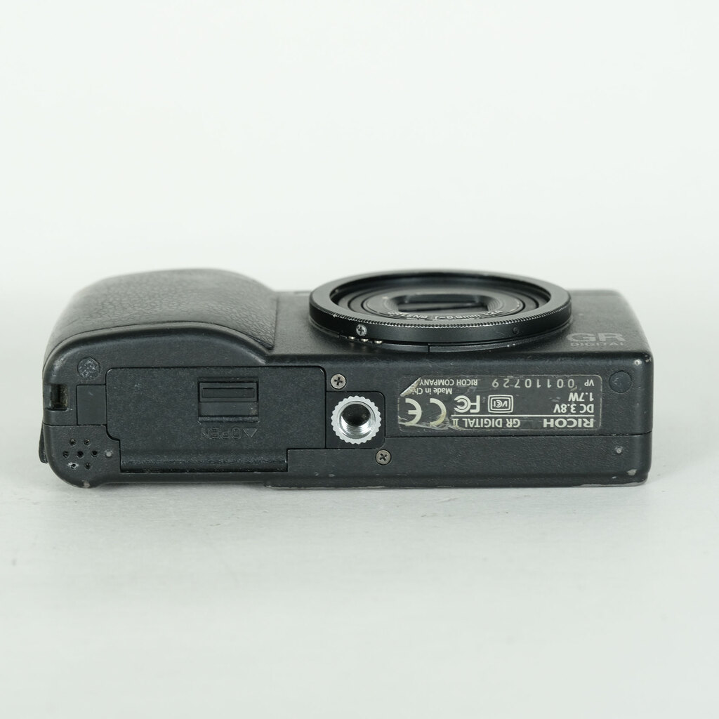 RICOH GR DIGITAL IIの出品 | ONE SCENE（ワンシーン）