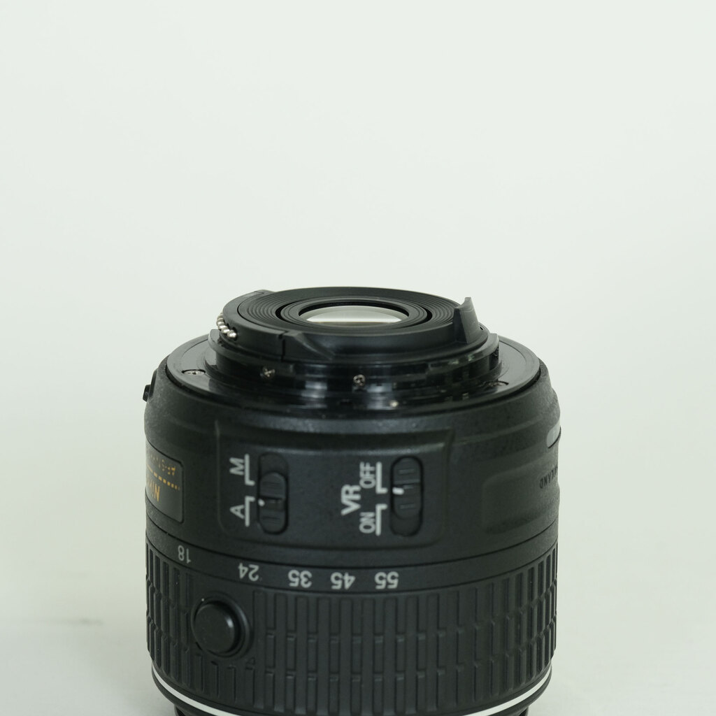 Nikon AF-S DX NIKKOR 18-55mm f3.5-5.6G VR II