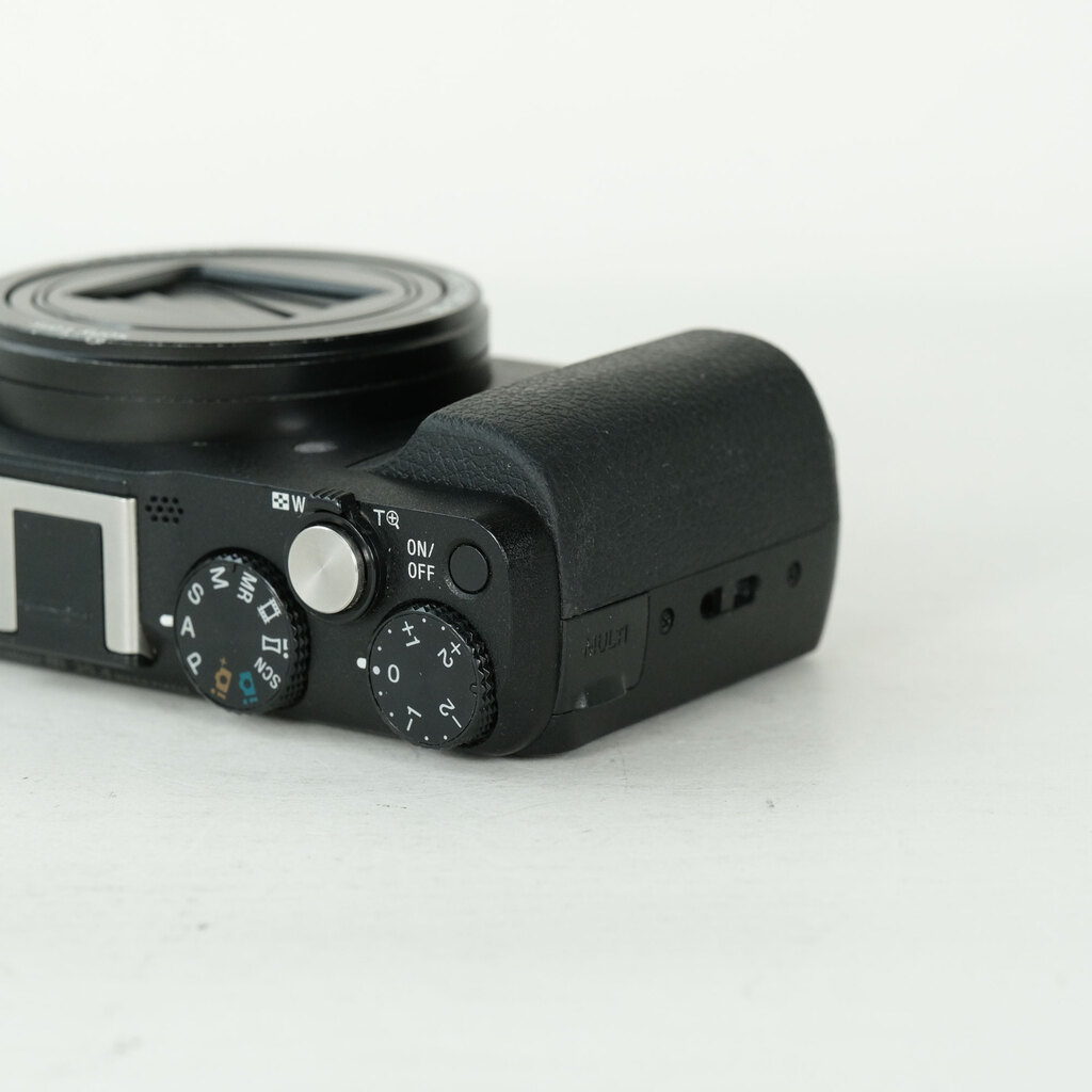 SONY Cyber-shot DSC-HX60Vの出品 | ONE SCENE（ワンシーン）