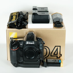 Nikon D4