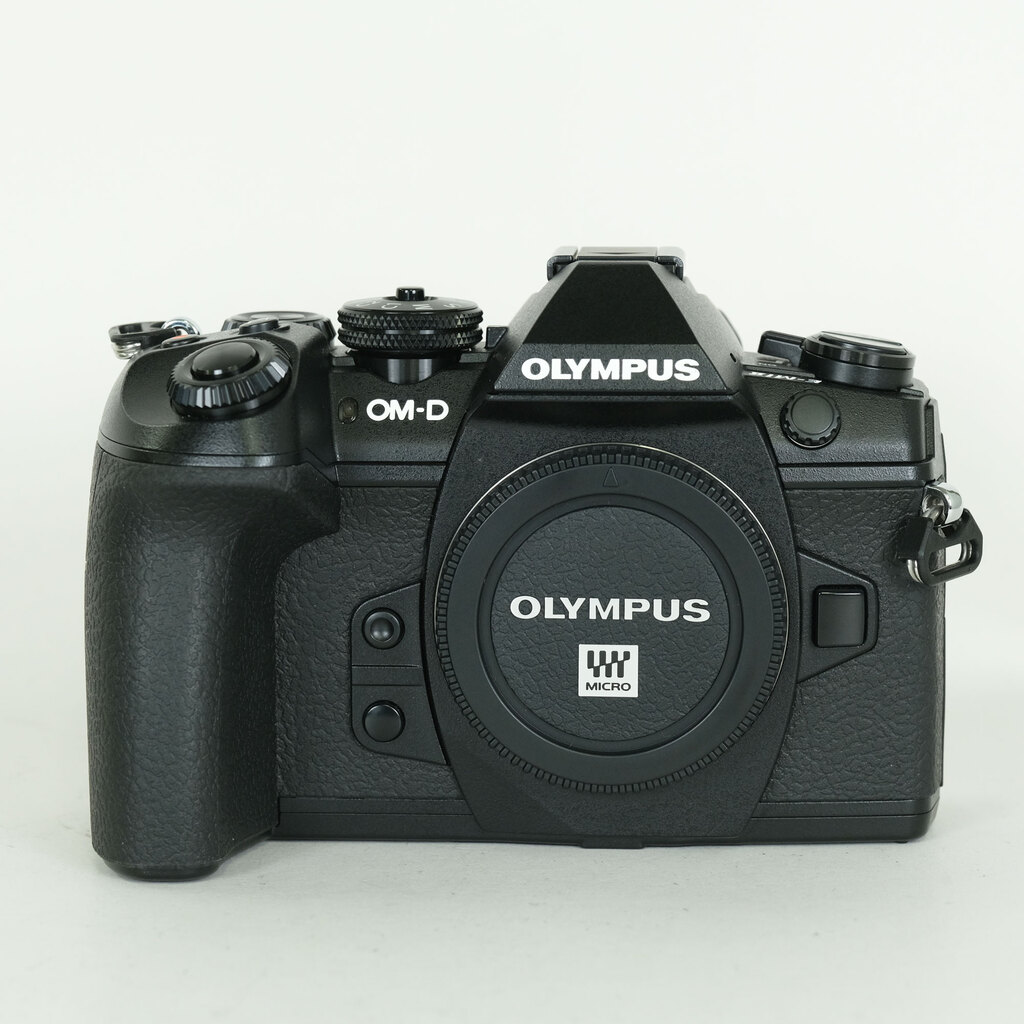 OLYMPUS OM-D E-M1 Mark II
