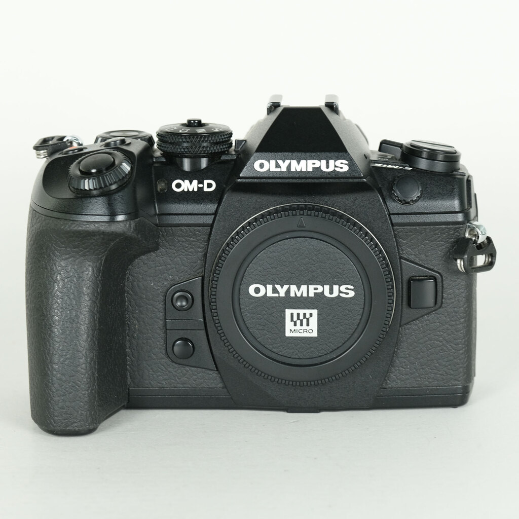 OLYMPUS OM-D E-M1 Mark II [�{�f�B]