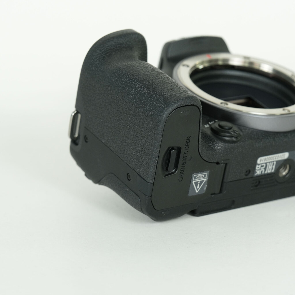 Canon EOS R10