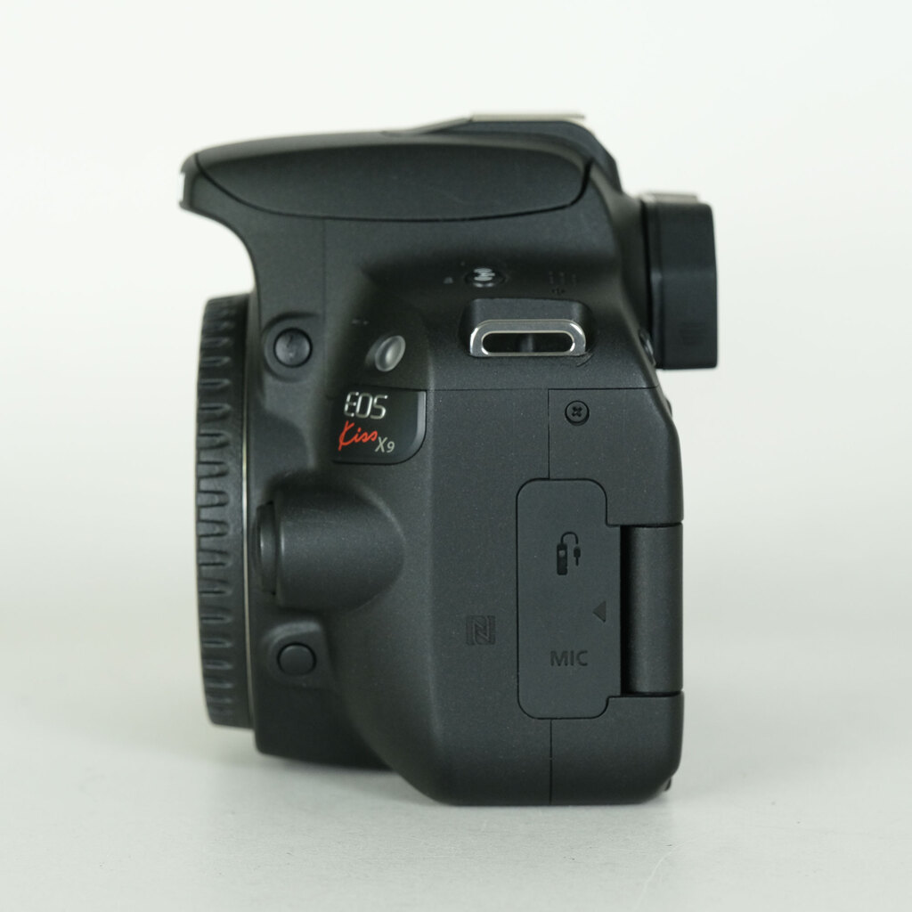 Canon EOS Kiss X9