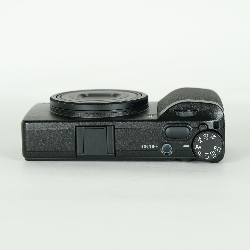 RICOH GR IV