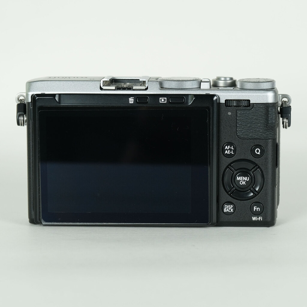 FUJIFILM X70 シルバー FUJIFILM X70 シルバー