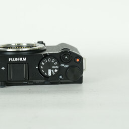 FUJIFILM X-M5