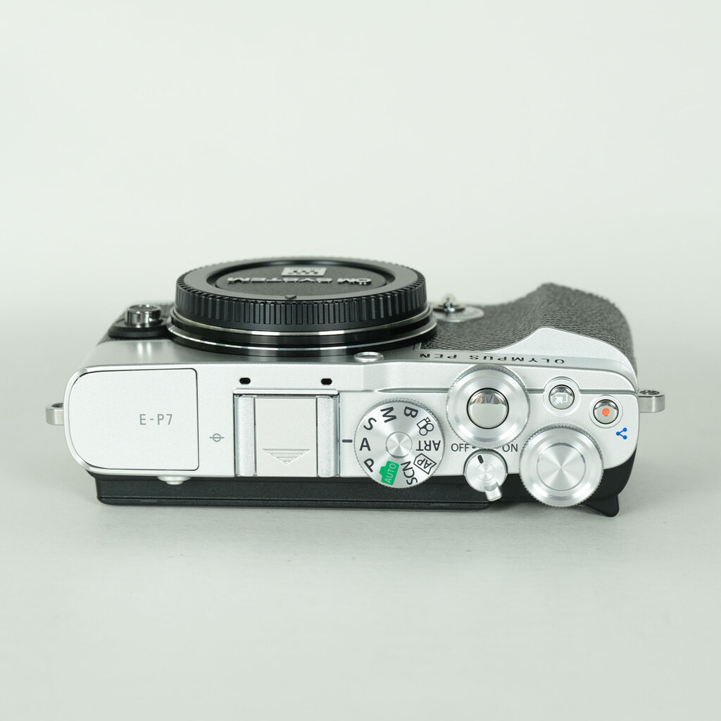 OLYMPUS PEN E-P7