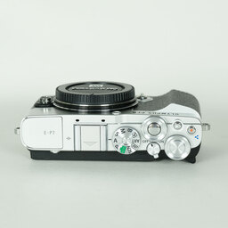 OLYMPUS PEN E-P7