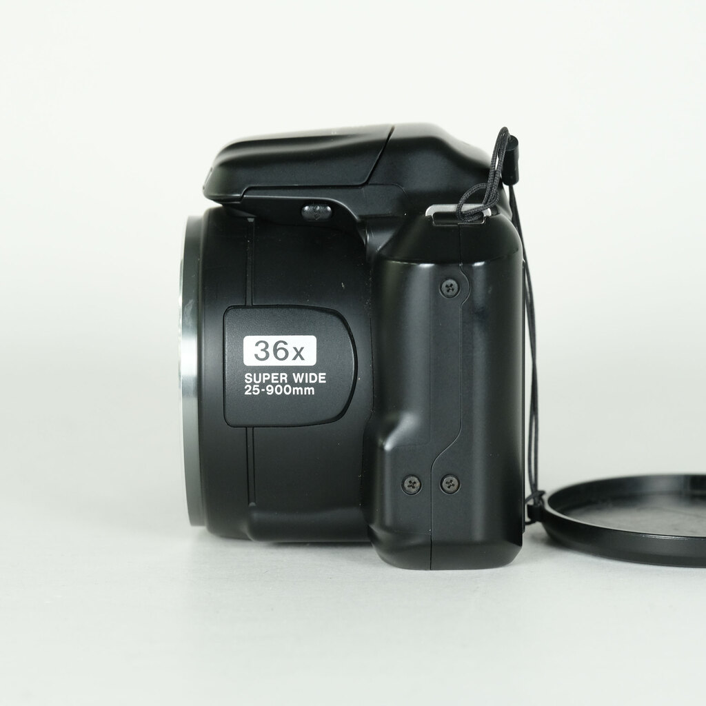 FUJIFILM FinePix S8600 ブラックの出品 | ONE SCENE（ワンシーン）