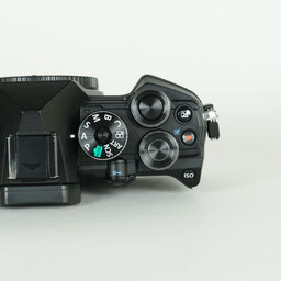 OLYMPUS OM-D E-M5 Mark III