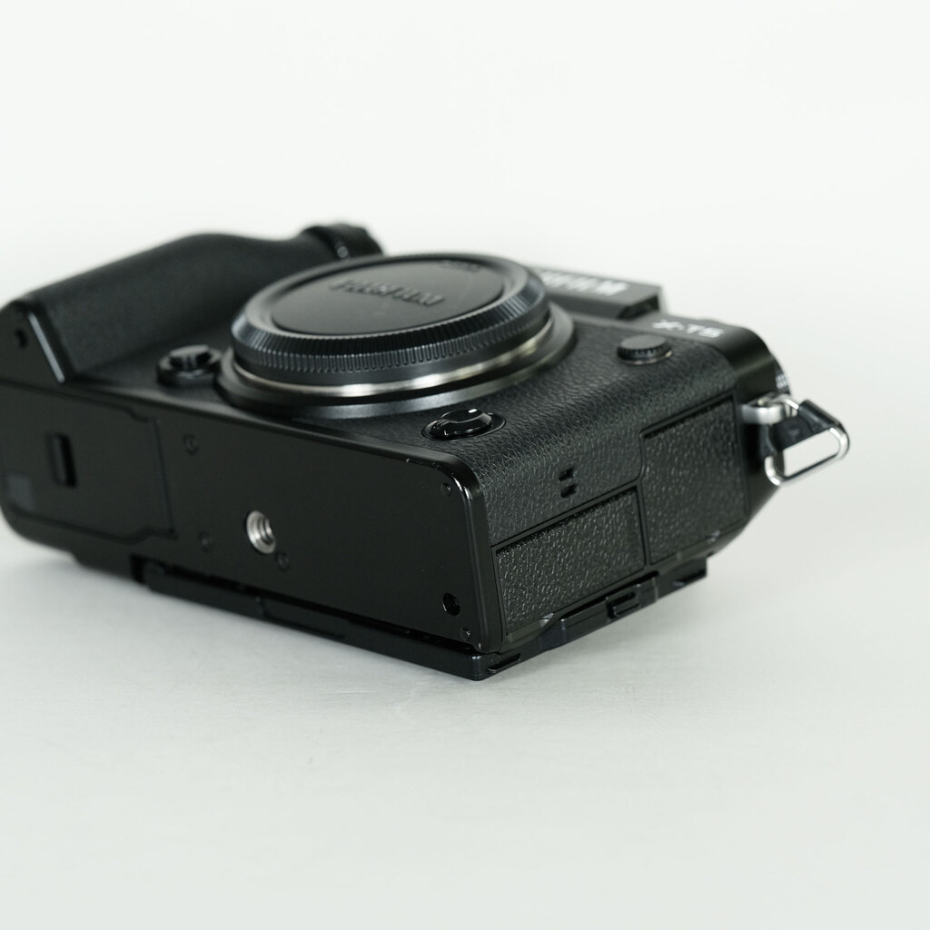 FUJIFILM X-T5