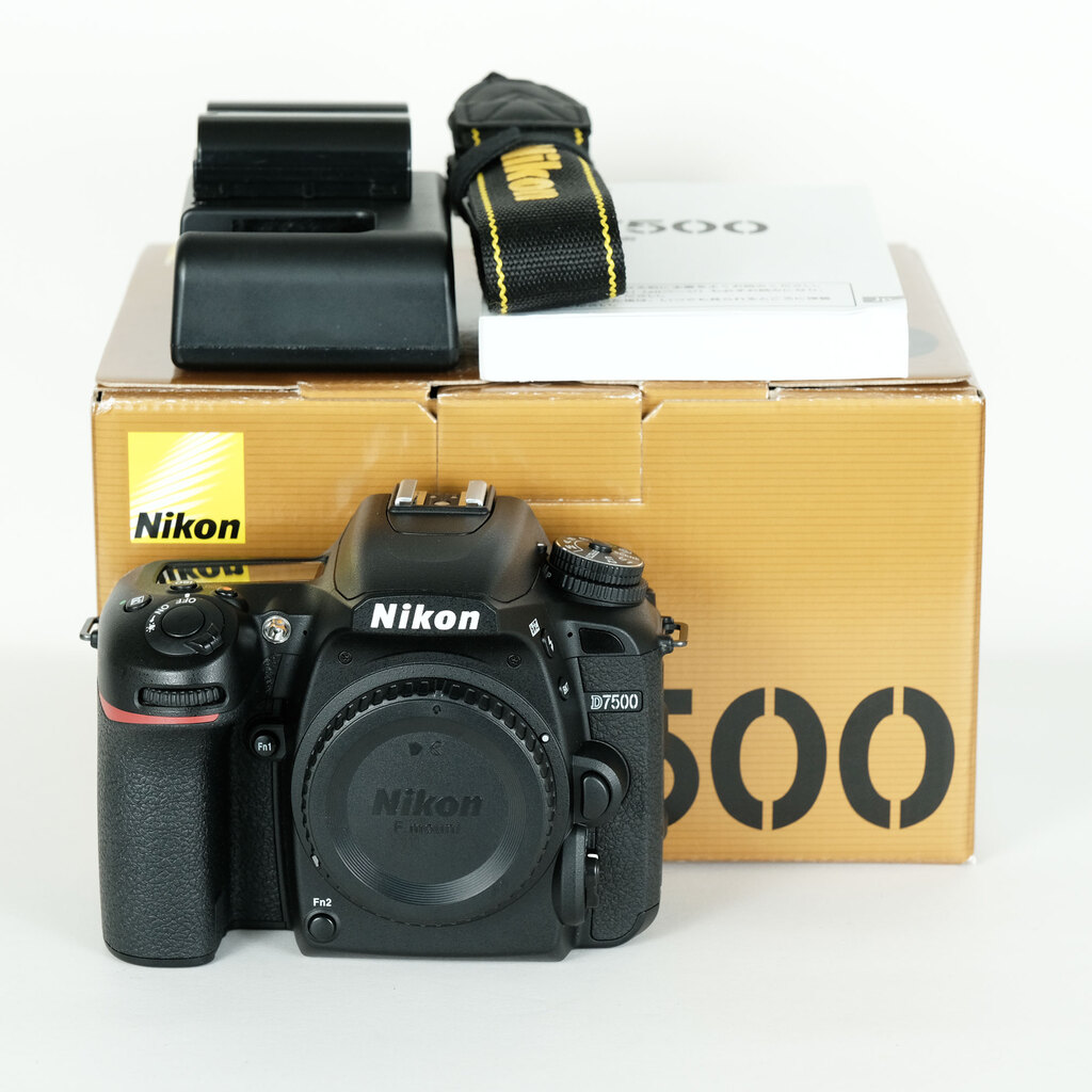 Nikon D7500