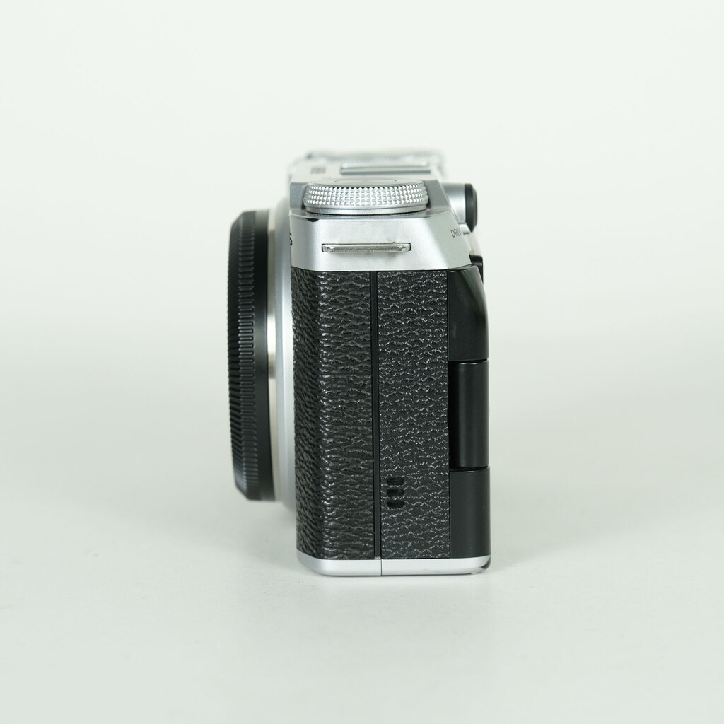 FUJIFILM X-M5 [�{�f�B �V���o�[]