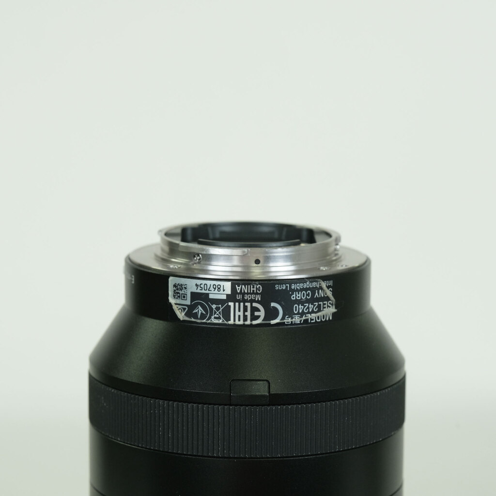SONY FE 24-240mm F3.5-6.3 OSS SEL24240