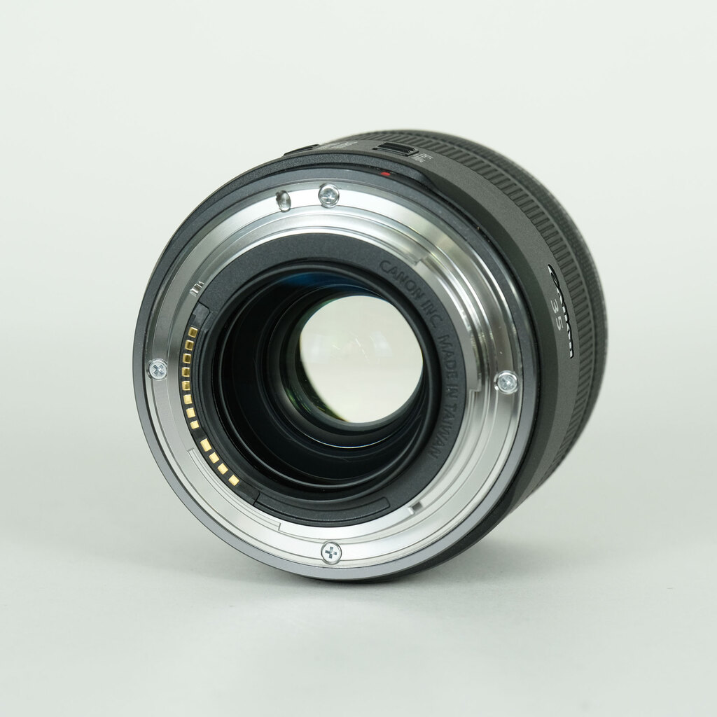 Canon RF35mm F1.8 MACRO IS STM