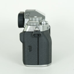 FUJIFILM X-T5