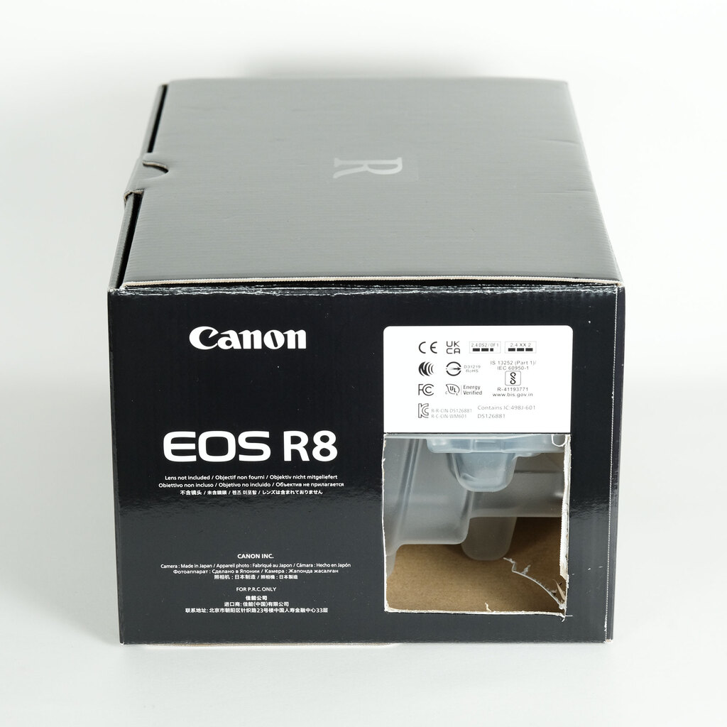 Canon EOS R8