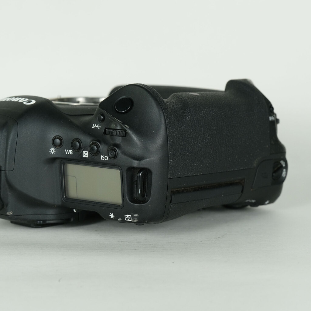 Canon EOS-1D X Mark IIの出品 | ONE SCENE（ワンシーン）