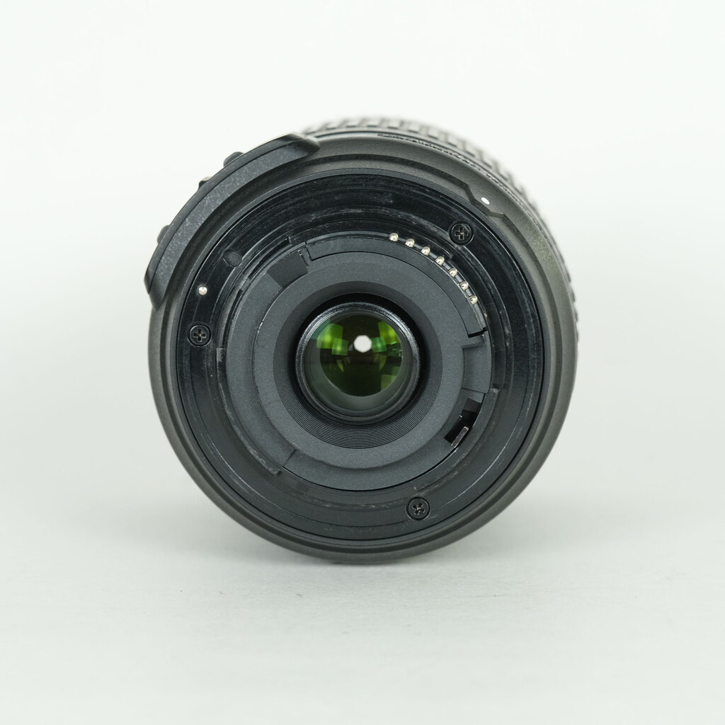 Nikon AF-S DX VR Zoom-Nikkor 55-200mm F4-5.6G IF-ED Nikon AF-S DX VR Zoom-Nikkor 55-200mm F4-5.6G IF-ED