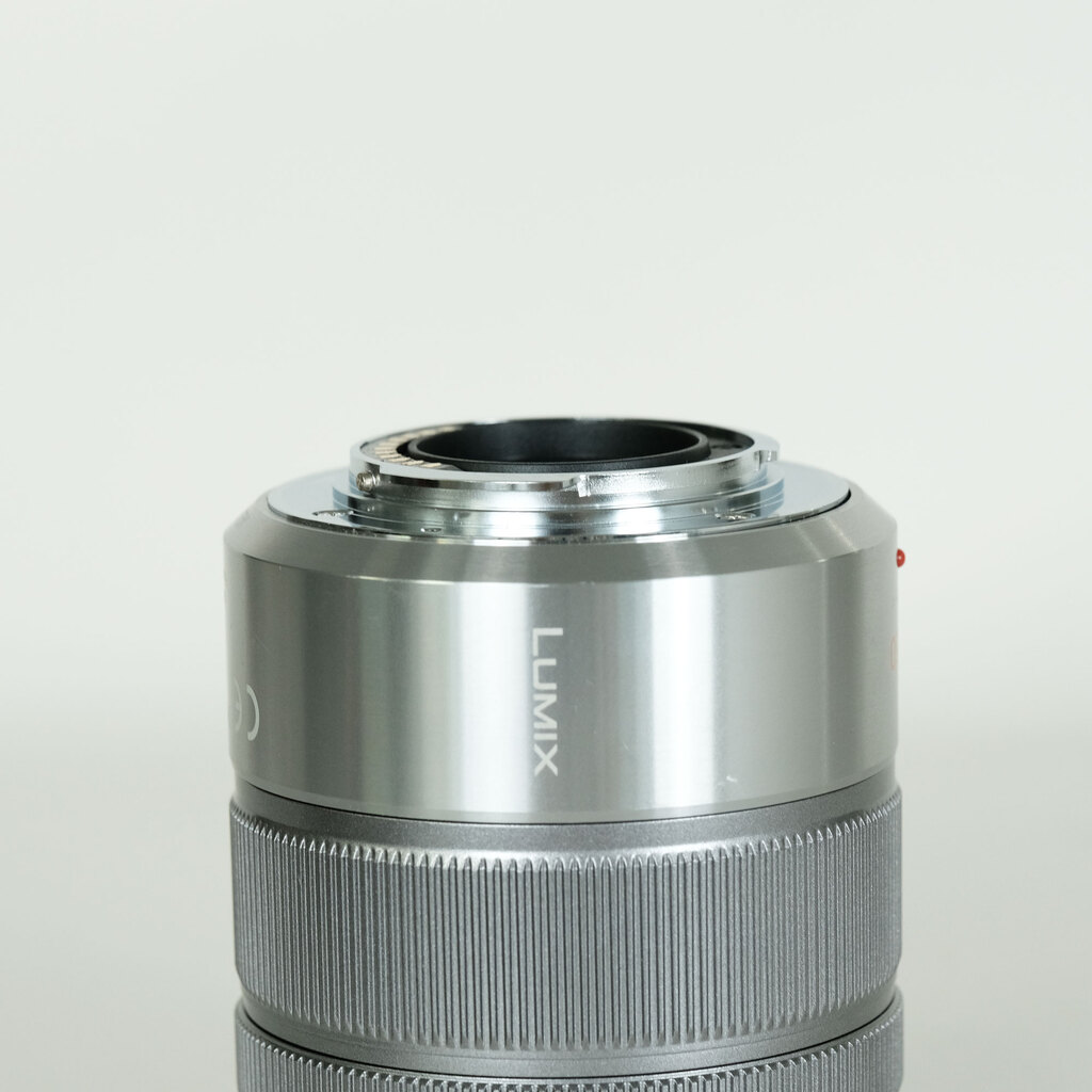 Panasonic LUMIX G VARIO 45-150mm / F4.0-5.6 ASPH. / MEGA O.I.S.の