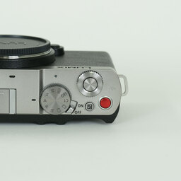 Panasonic LUMIX DC-S9 Panasonic LUMIX DC-S9