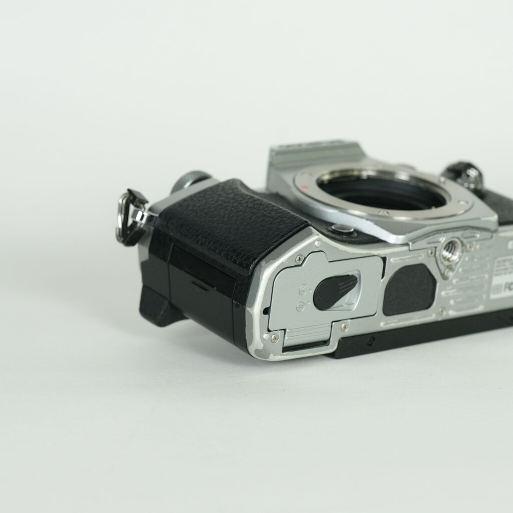 OLYMPUS OM-D E-M5 Mark II