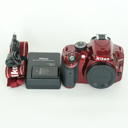 Nikon D3200ボディ レッド