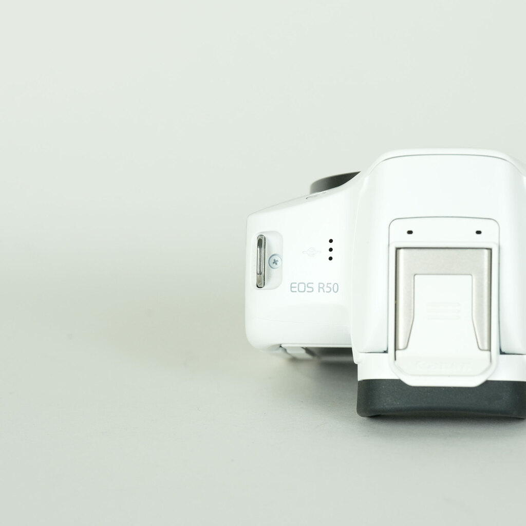 Canon EOS R50