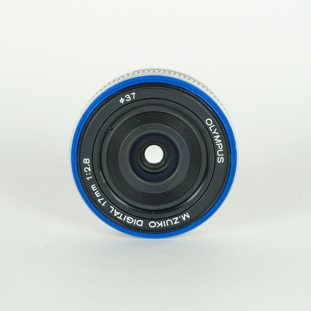 OLYMPUS M.ZUIKO DIGITAL 17mm F2.8 シルバー