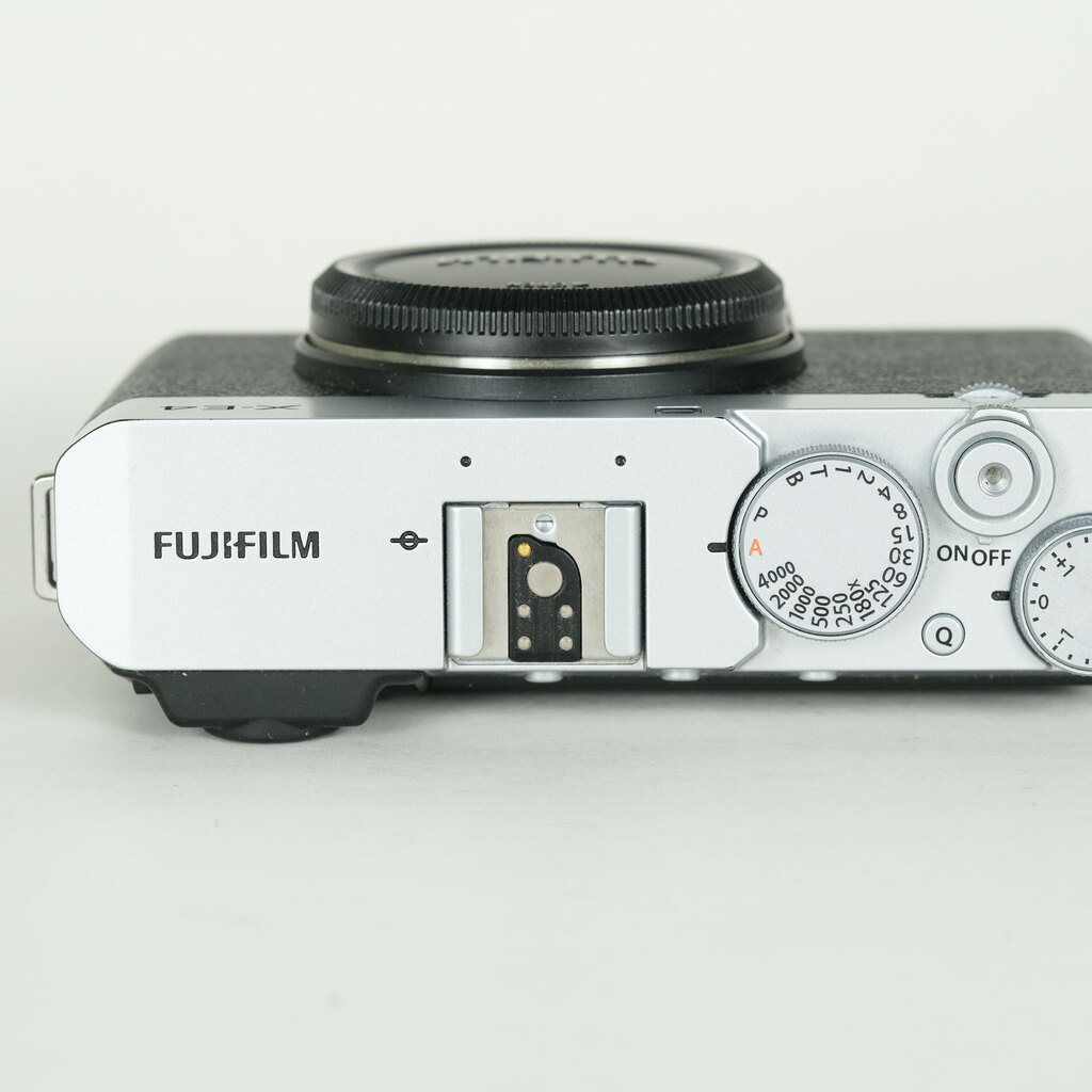 FUJIFILM X-E4