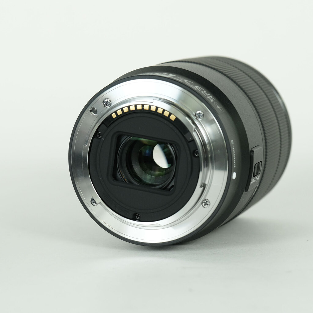 SONY E 18-135mm F3.5-5.6 OSS SEL18135の出品 | ONE SCENE（ワンシーン）