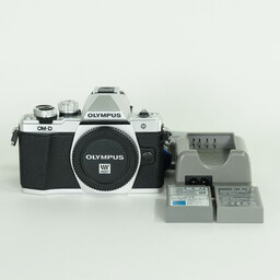 OLYMPUS OM-D E-M10 Mark II OLYMPUS OM-D E-M10 Mark II