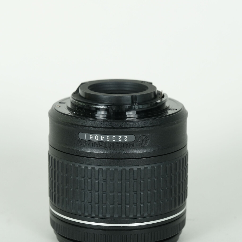 Nikon AF-P DX NIKKOR 18-55mm F3.5-5.6G VR Nikon AF-P DX NIKKOR 18-55mm F3.5-5.6G VR