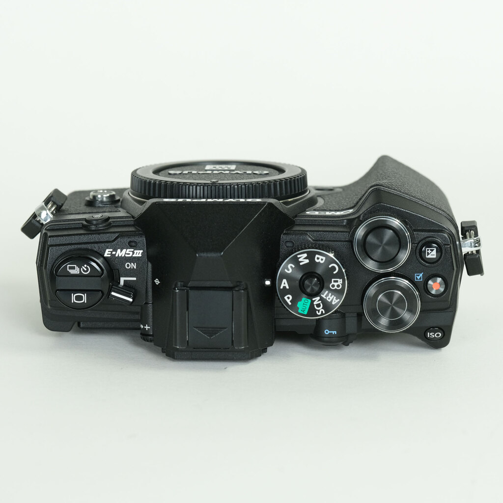 OLYMPUS OM-D E-M5 Mark III