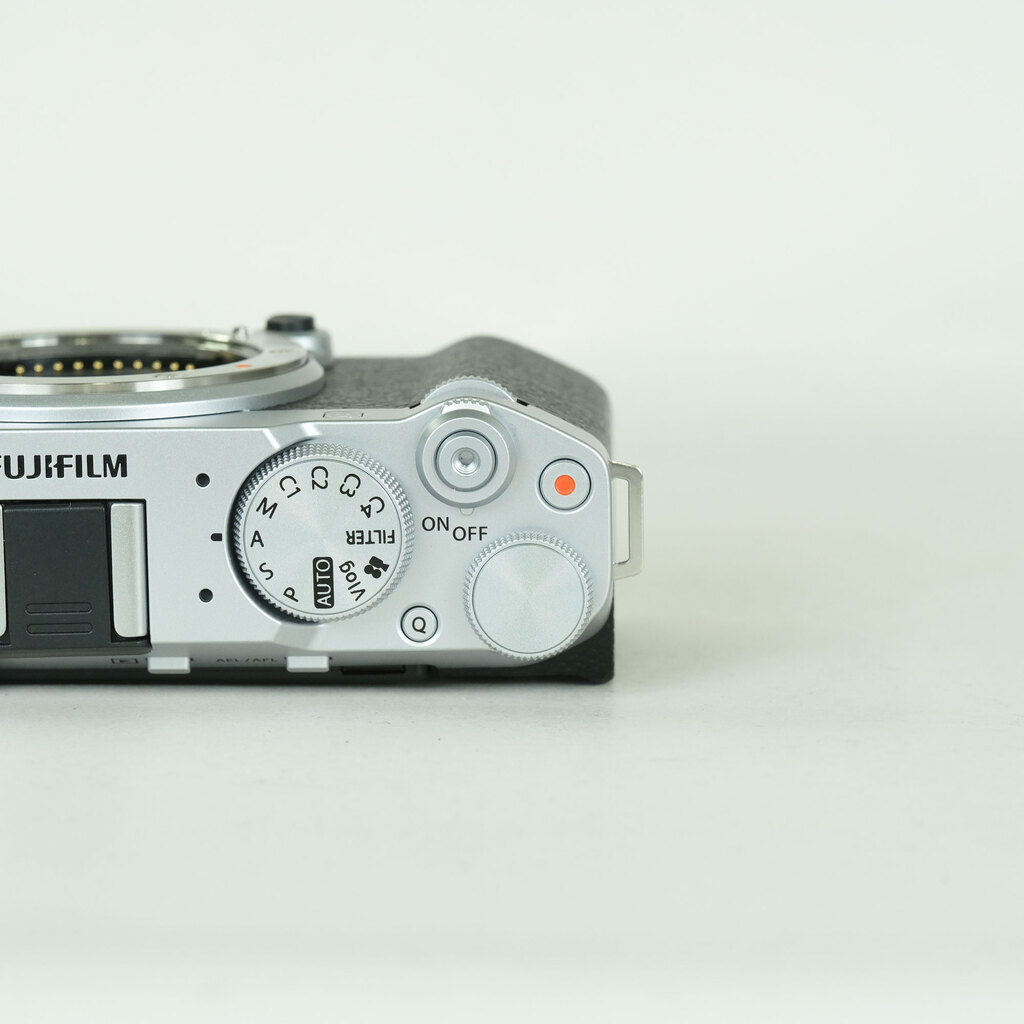 FUJIFILM X-M5