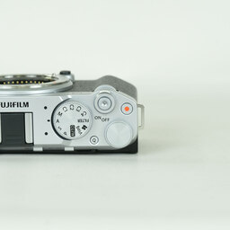 FUJIFILM X-M5