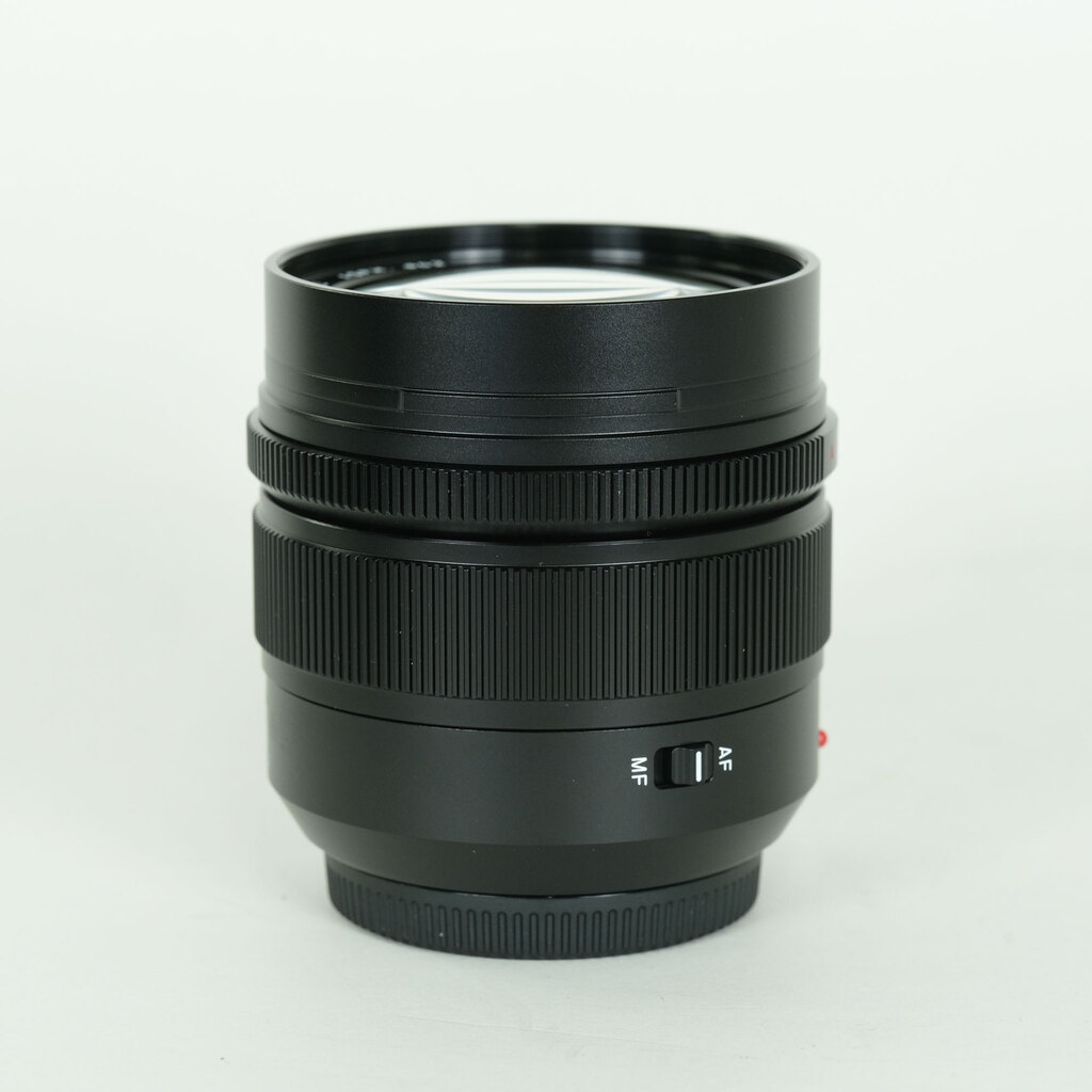 Panasonic LEICA DG SUMMILUX 12mm / F1.4 ASPH.