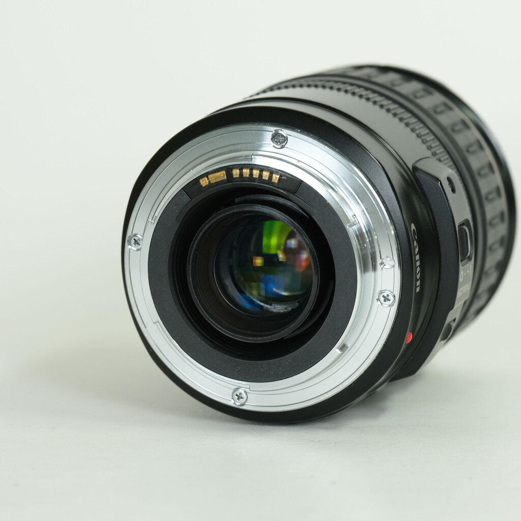 Canon EF28-135mm F3.5-5.6 IS USM