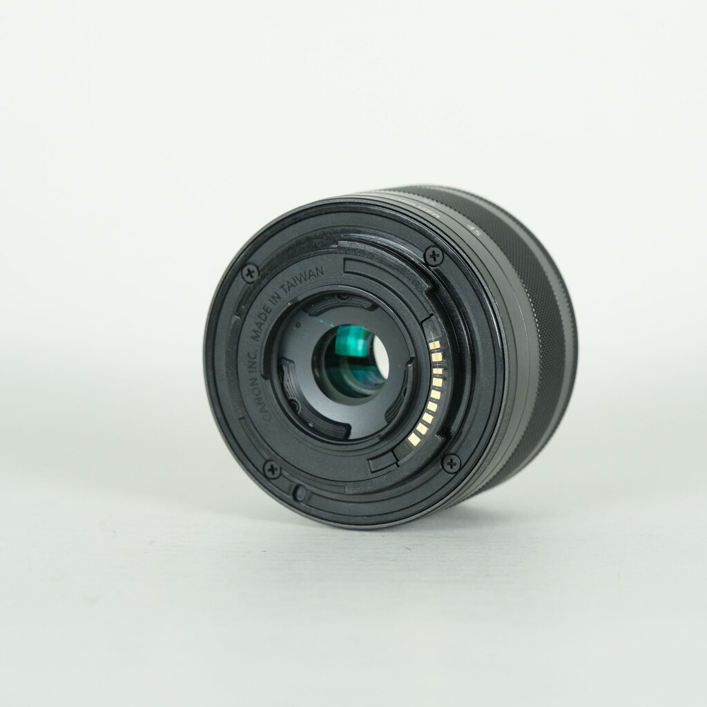 Canon EF-M15-45mm F3.5-6.3 IS STMの出品 | ONE SCENE（ワンシーン）