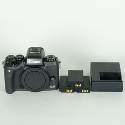Canon EOS M5