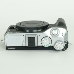 Canon EOS M6