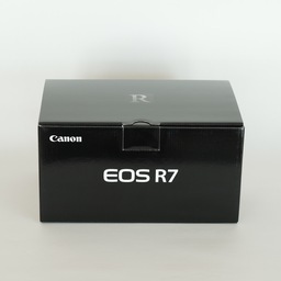 Canon EOS R7