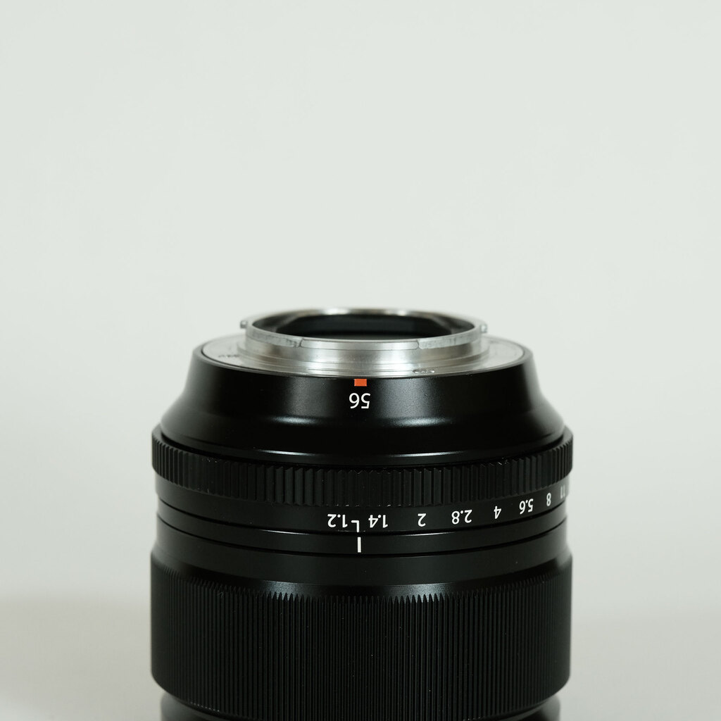 FUJIFILM XF56mmF1.2 R