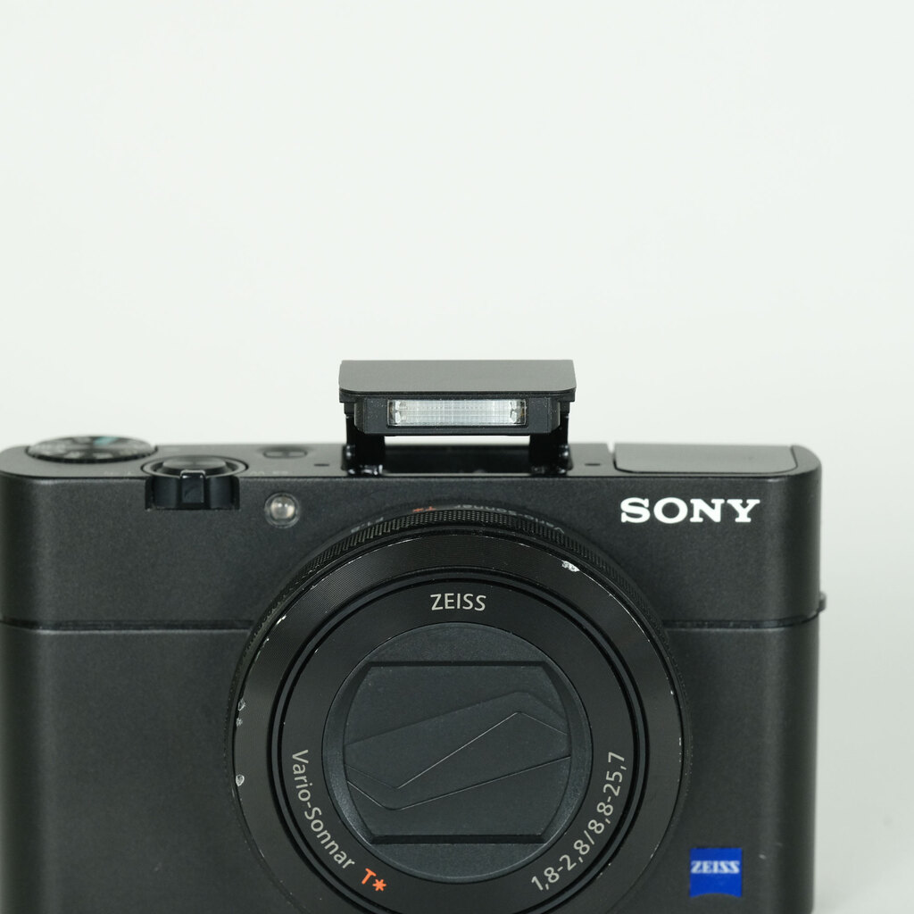 SONY Cyber-shot DSC-RX100M5の出品 | ONE SCENE（ワンシーン）