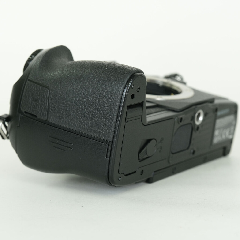 OLYMPUS OM-D E-M1 Mark II OLYMPUS OM-D E-M1 Mark II