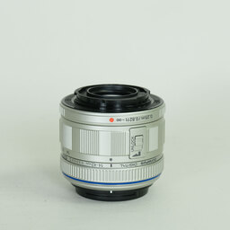 OLYMPUS M.ZUIKO DIGITAL 14-42mm F3.5-5.6 II シルバー